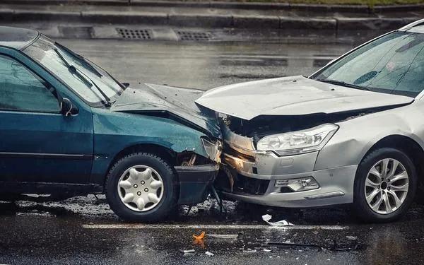 How Are Future Care Costs Calculated After a Catastrophic Head-On Collision? cover picture