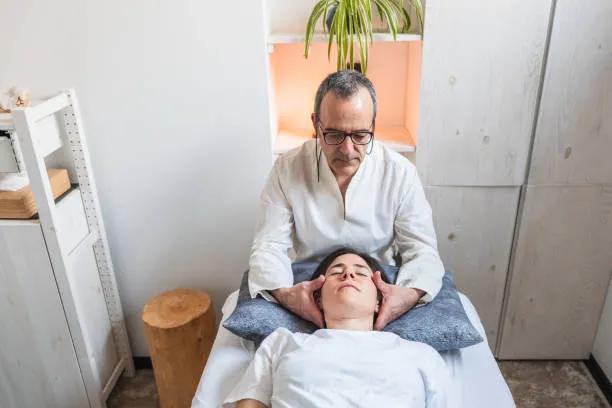 How Energy Healing Techniques Create Real Transformation With Professional Support cover picture