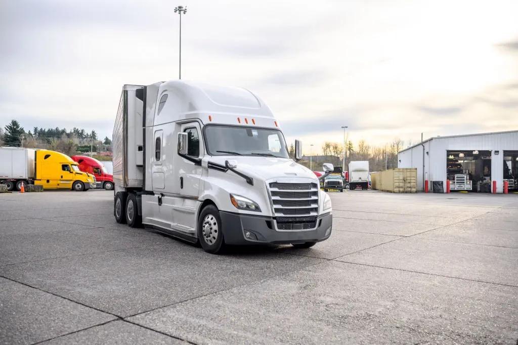 How to Choose a Freight Shipping Company in California for Full Truckload Shipping cover picture