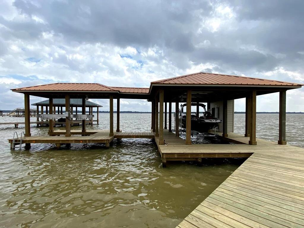 Best Materials Used in Marine Construction Projects in the U.S. cover picture