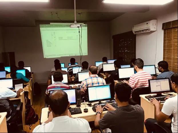 Best Power BI Classes in Pune for Beginners and Working Professionals cover picture
