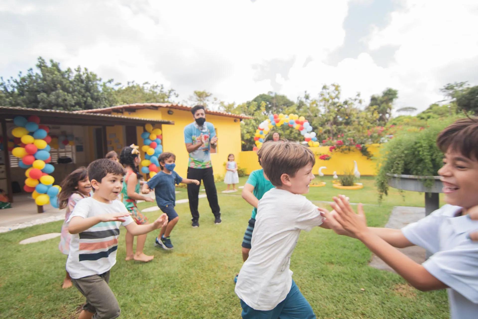 How Kids Party Entertainers Keep Large Groups Engaged Without Screen Time cover picture