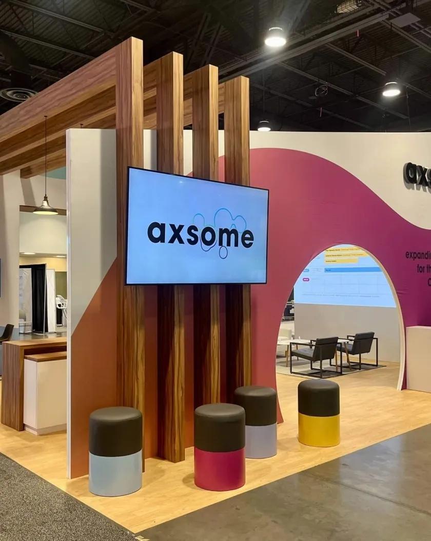 Complete guide to choosing custom trade show exhibits cover picture