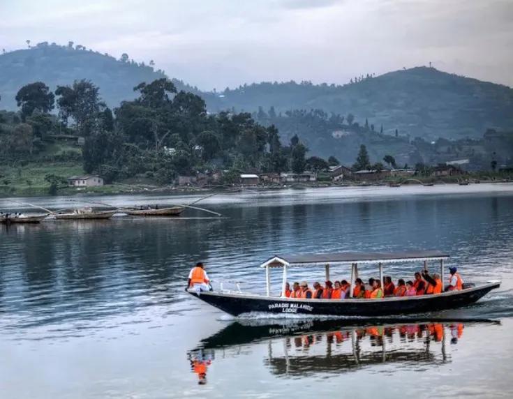 Rwanda Safari Cost: Akagera, Nyungwe, Volcanoes & Kigali Travel Expenses cover picture