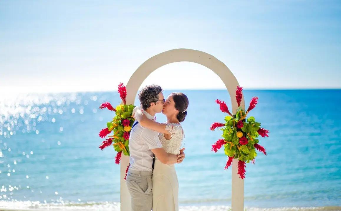 Cook Islands vs Bali: Which Destination Wins for Your Dream Wedding? cover picture