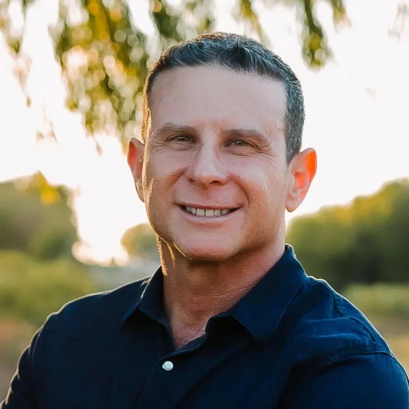 Darren Silverman: A Modern Professional Shaping Impact Through Strategy and Growth cover picture