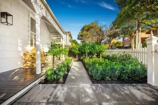 How a Landscape Architect Can Improve Outdoor Functionality cover picture
