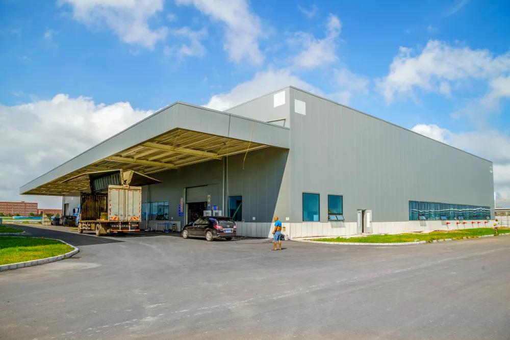 How to Choose Between Small and Large Warehouse Spaces for Your Operations in Houston cover picture