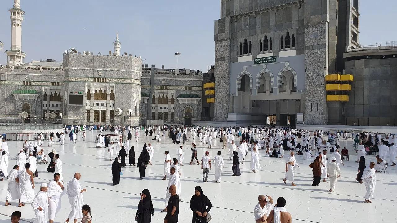 3 Star Economy Umrah Packages: A Comfortable and Affordable Journey to Makkah and Madinah cover picture
