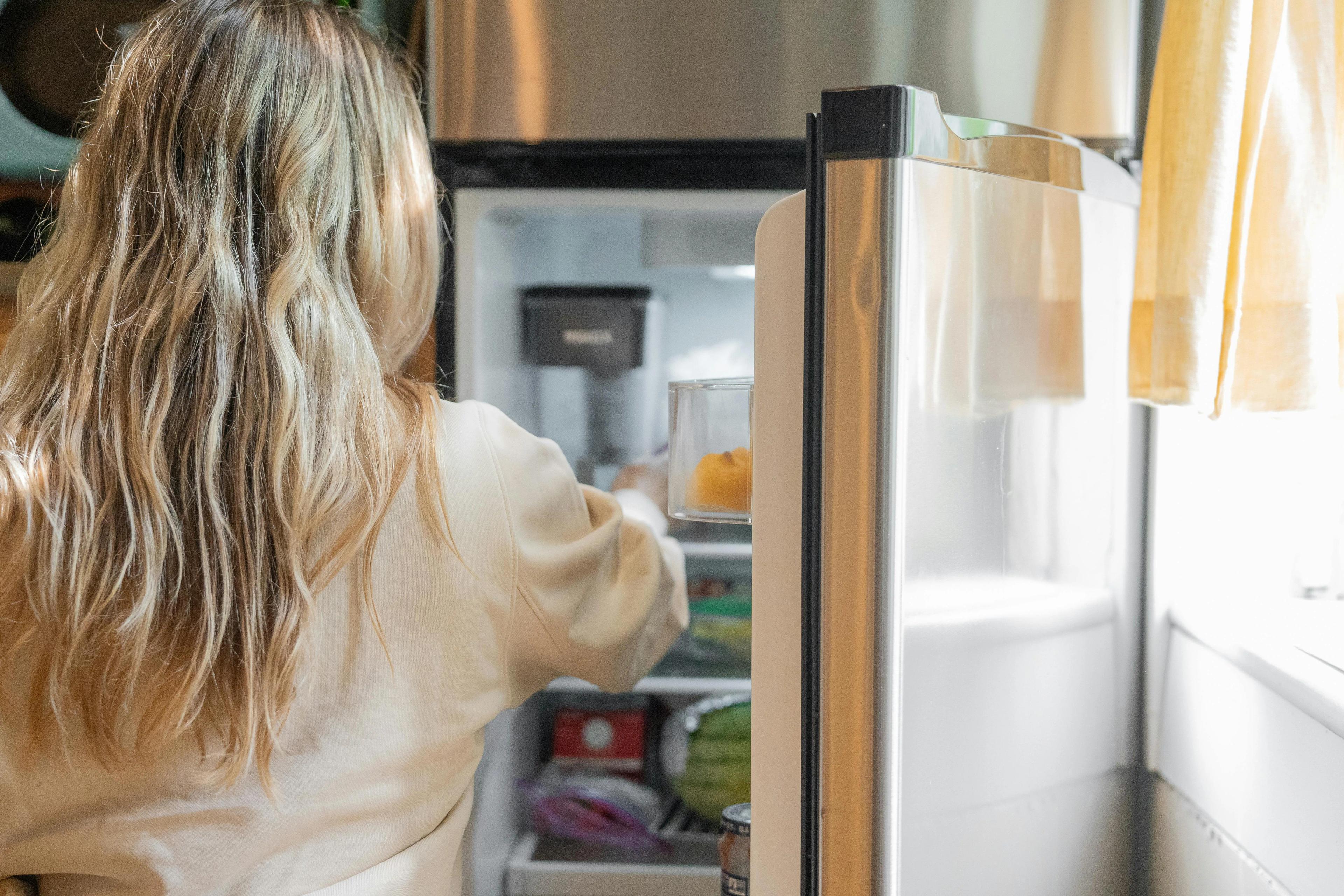 Why Is My Refrigerator Making a Loud Humming Noise? Common Causes and What to Do cover picture