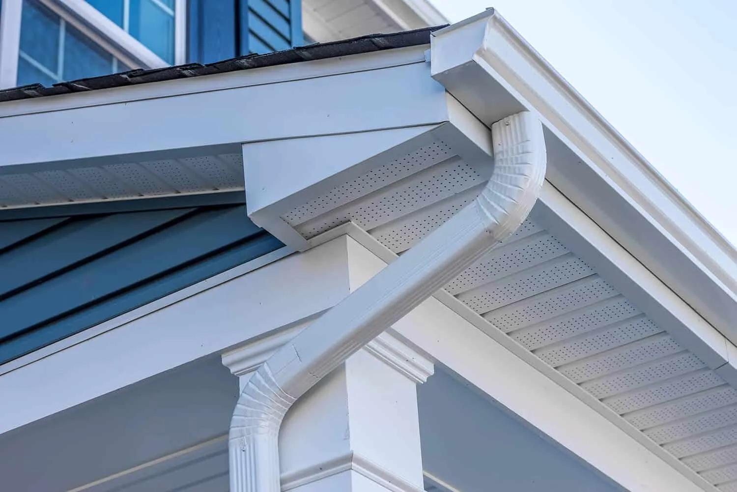 Seamless vs. Sectional Gutters: Which Is Right for Your Cincinnati Home? cover picture