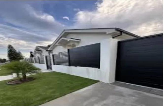 How Aluminum Fencing Balances Security and Style in Los Angeles cover picture