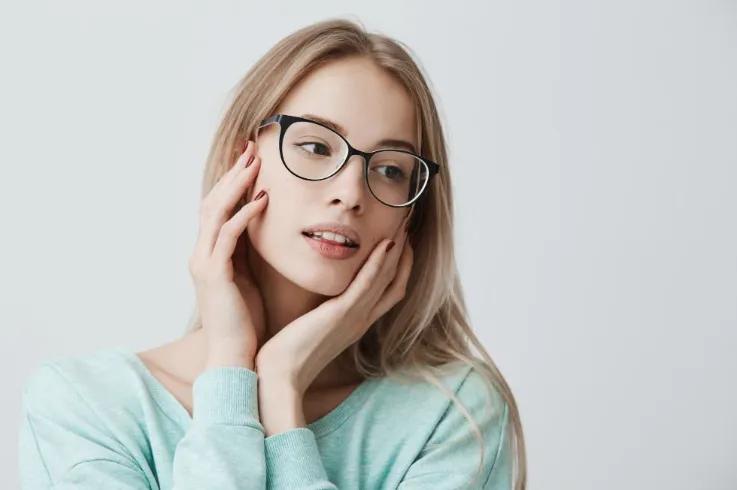 Ray-Ban Sunglasses vs Ray-Ban Glasses: Which Pair Do You Actually Need? cover picture