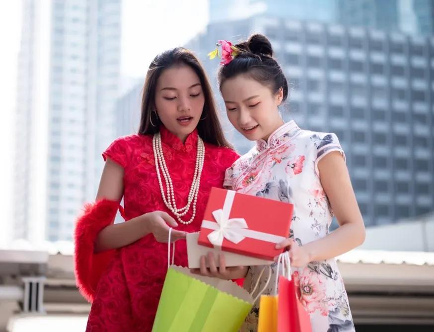 Gift-Giving Across Singapore's Cultures cover picture