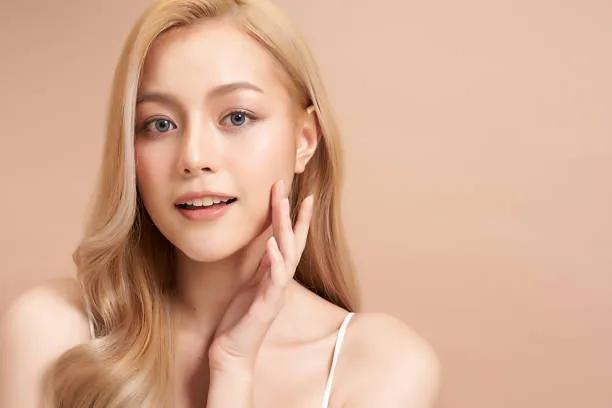 Can botox help achieve a natural facial look? cover picture