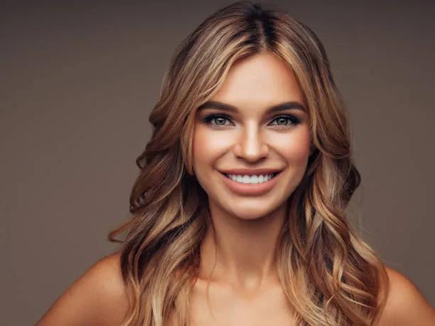 Can Hollywood Smile Design Correct Smile Asymmetry? cover picture