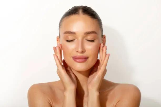 Can Skin Glowing Injections Refresh Tired Faces? cover picture