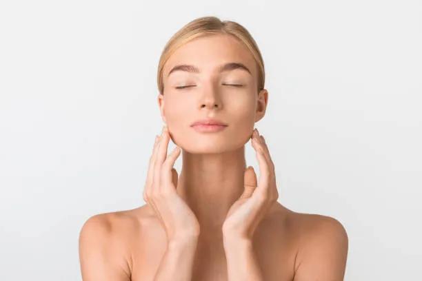 Is 8 Point Facelift Suitable for Mature Skin? cover picture