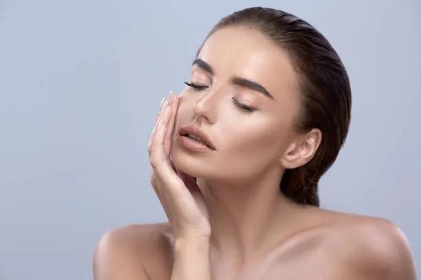 Can Liquid Facelift Reduce a Tired Facial Appearance? cover picture