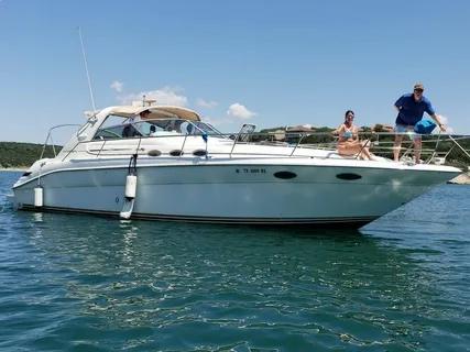 Boat Rental in Lake Travis for Friends and Fun Days cover picture
