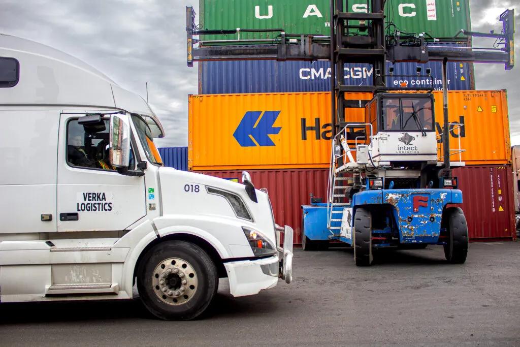 How Freight Forwarding Companies Simplify International Shipping cover picture