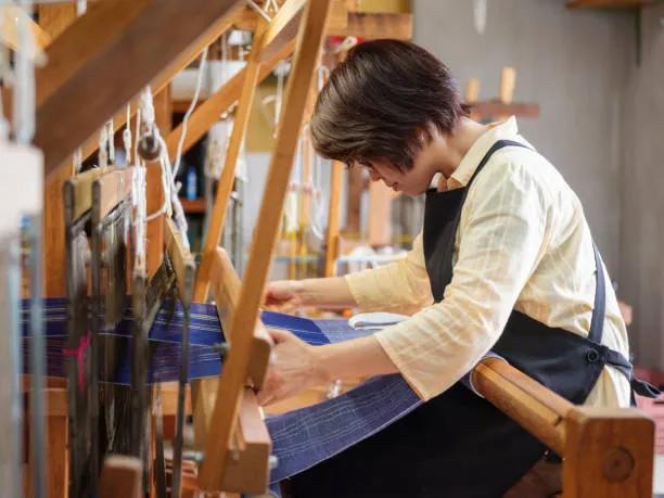 Why Opting for a Guangzhou Apparel Factory Makes Sense For International Brands cover picture