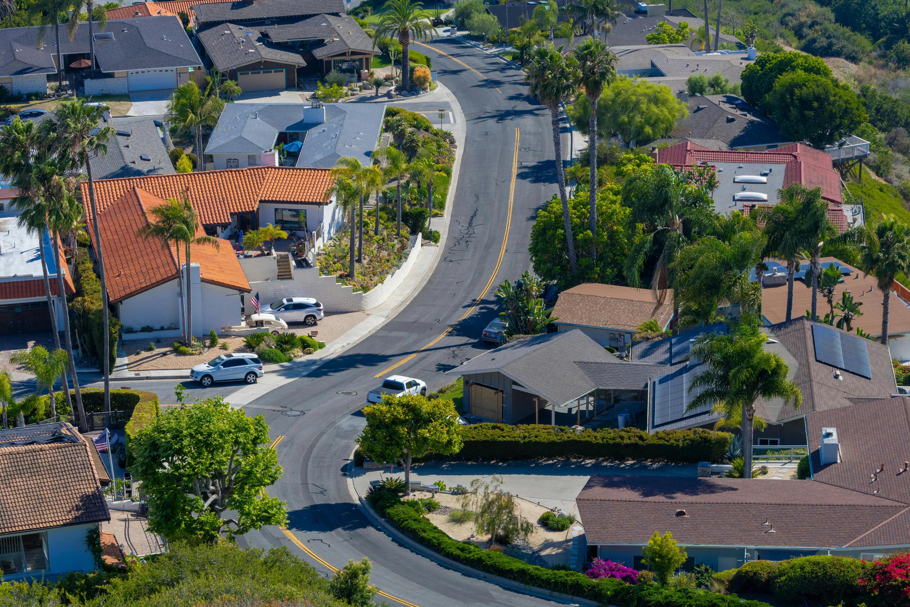 Flat Roofs in Chicago: What You Need to Know Before You Commit cover picture