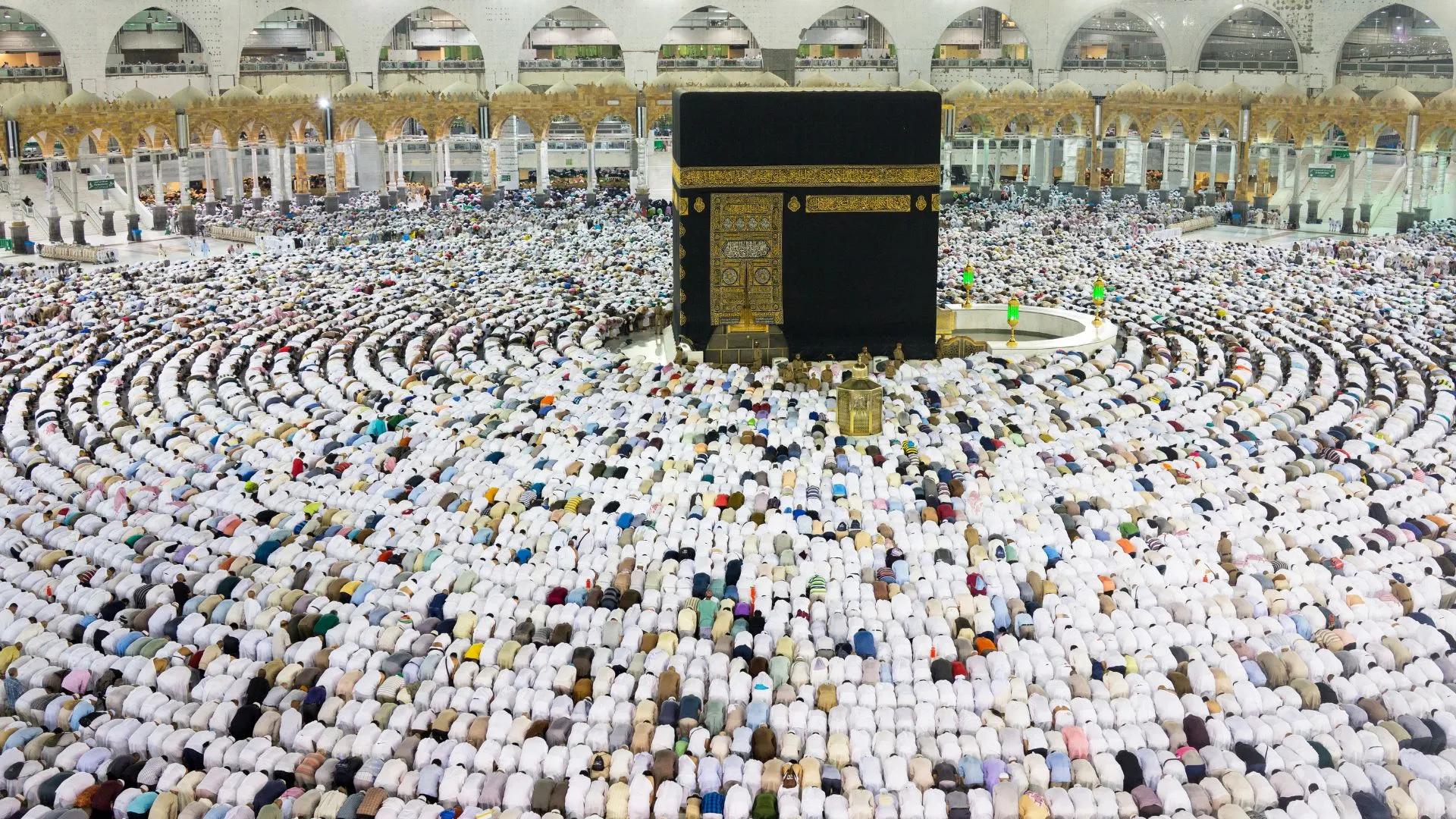 Affordable 3 Star Economy Umrah Packages 2026 cover picture