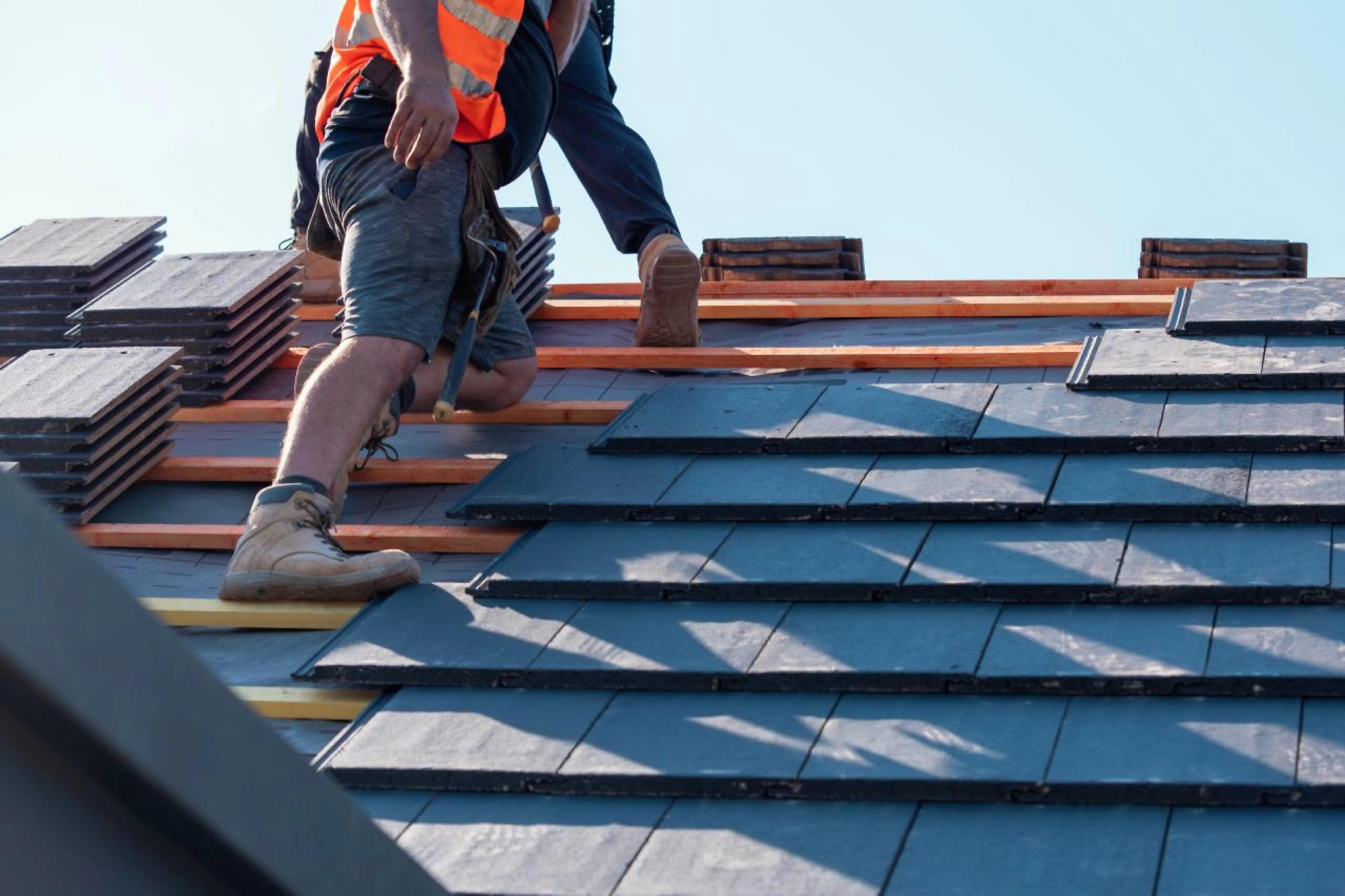 Finding a Roofer in Whitley Bay Who Does the Job Properly the First Time cover picture