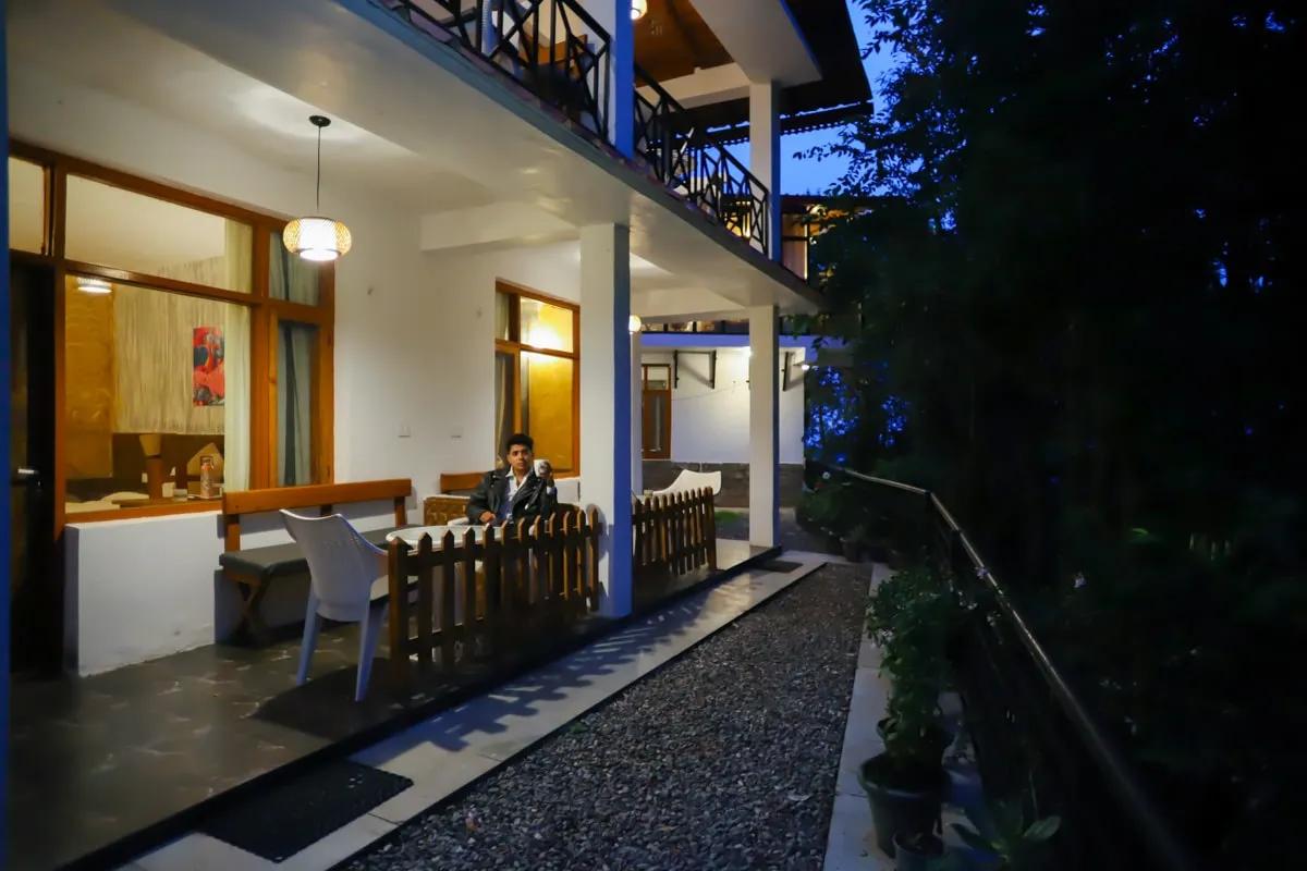 Hotels In Jim Corbett: What To Know Before Booking A Safari Stay cover picture