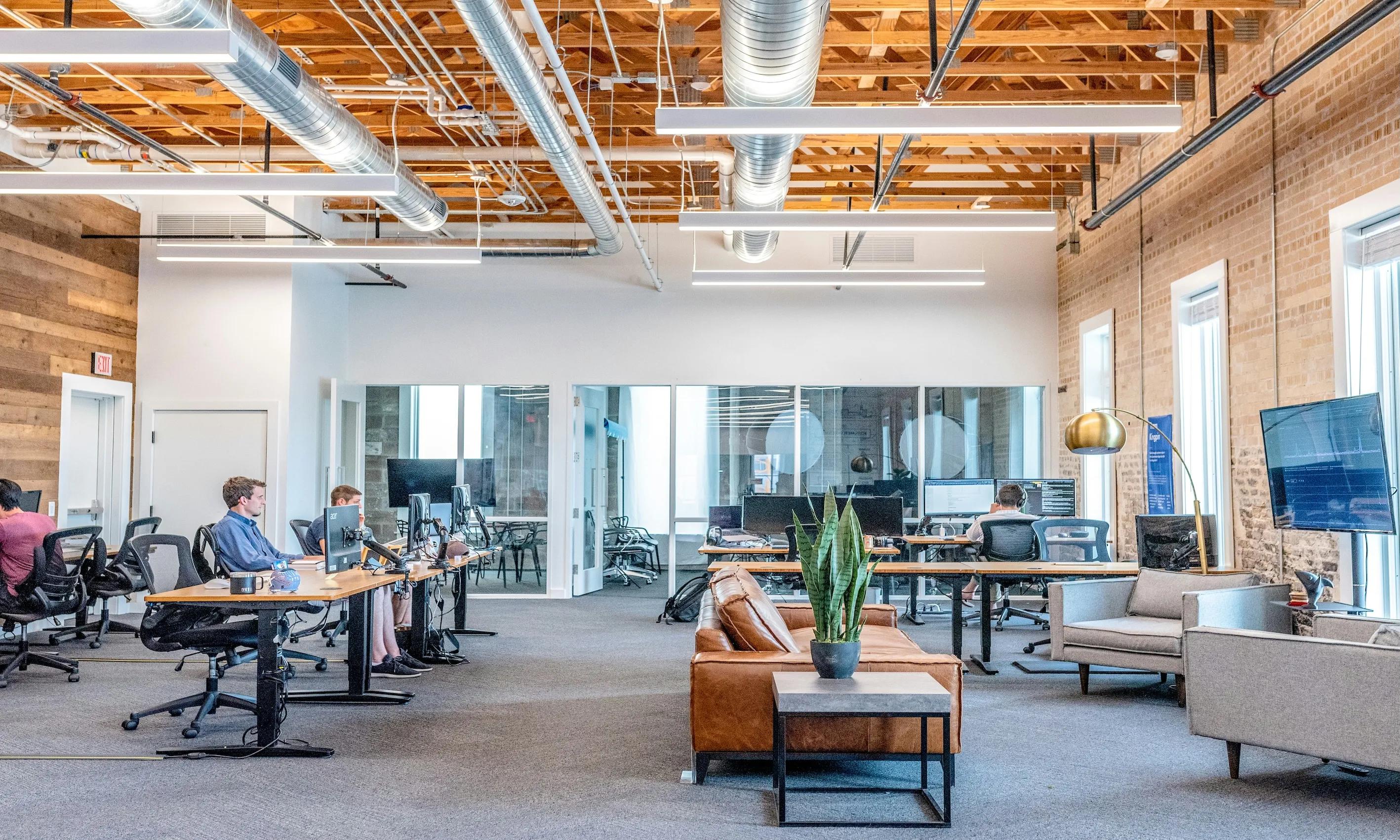5 Things to Consider Before Choosing a Coworking Space cover picture
