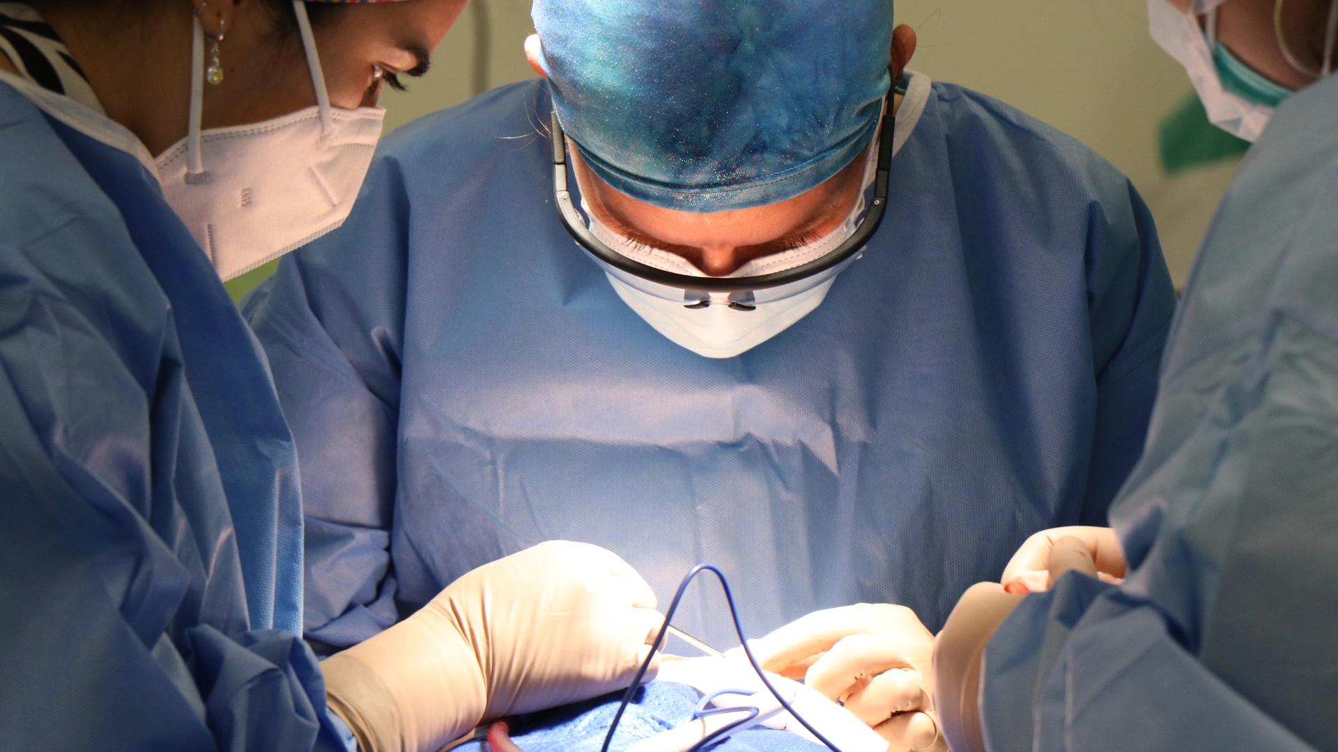 Surgical Oncologist in Kolkata – Special cover picture
