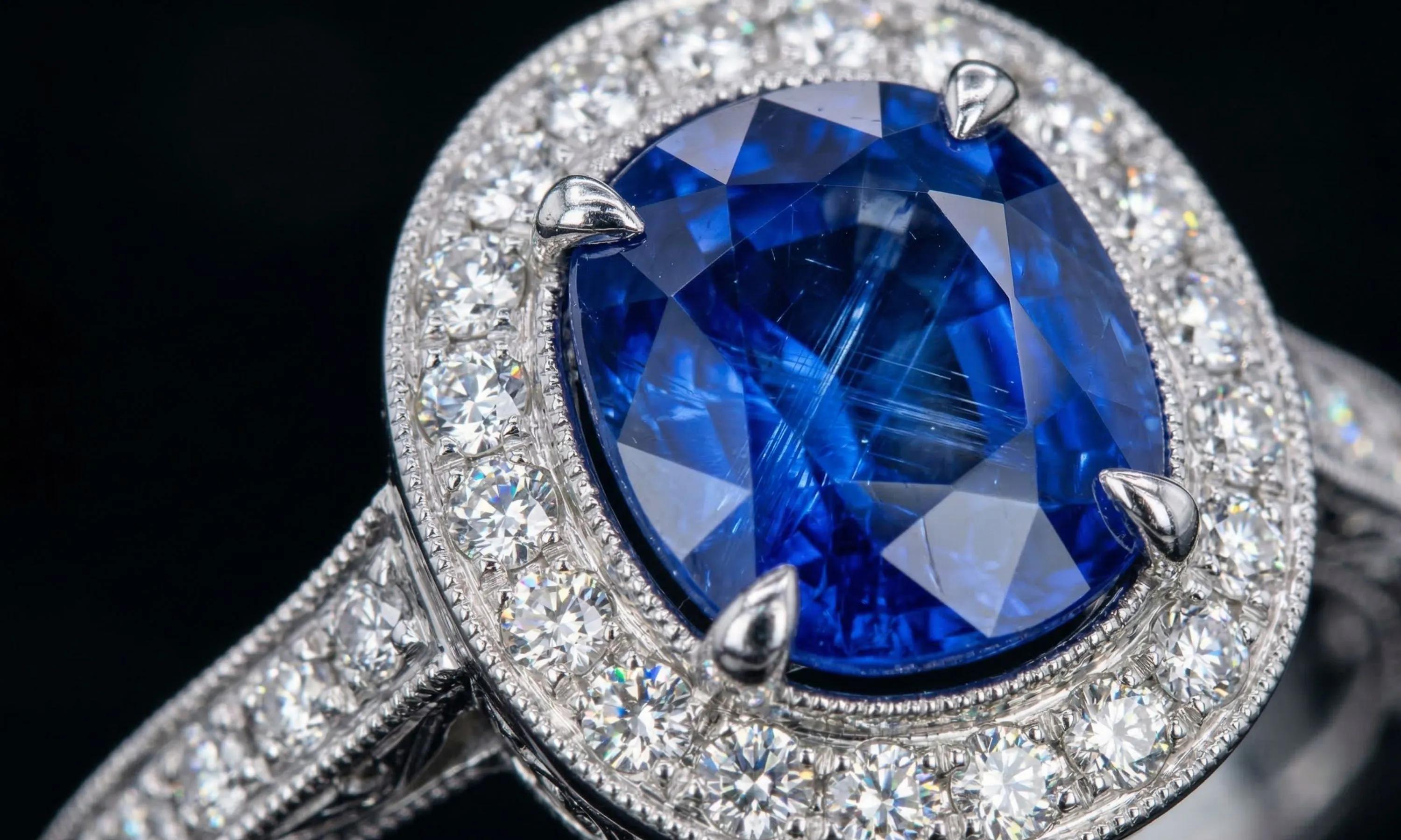 Oval Halo Engagement Rings: The Elegant Shape Everyone Is Talking About cover picture