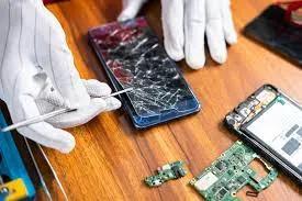 Best Mobile Repair Options for Tourists in Dubai cover picture