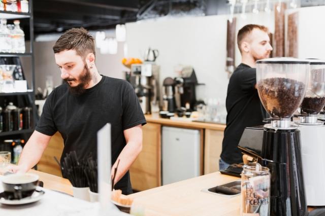 Barista Course Essentials: The Dos and Don'ts of Customer Service cover picture