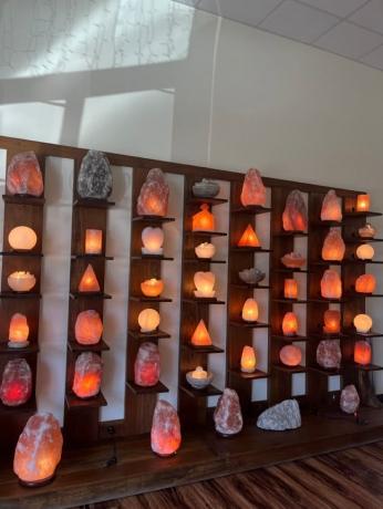 The Himalayan Salt Lamp: An Age-old Enhancement for Contemporary Living cover picture
