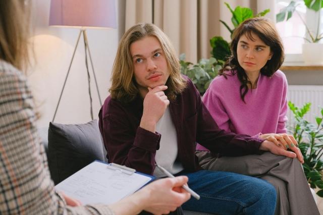 Is It Possible to Attend Addiction Treatment with a Spouse? cover picture