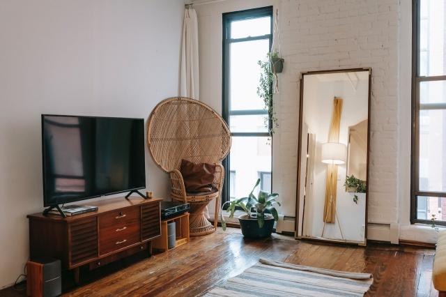Upgrade Your Viewing Experience: Preparing Your Apartment for a Smart TV Installation cover picture