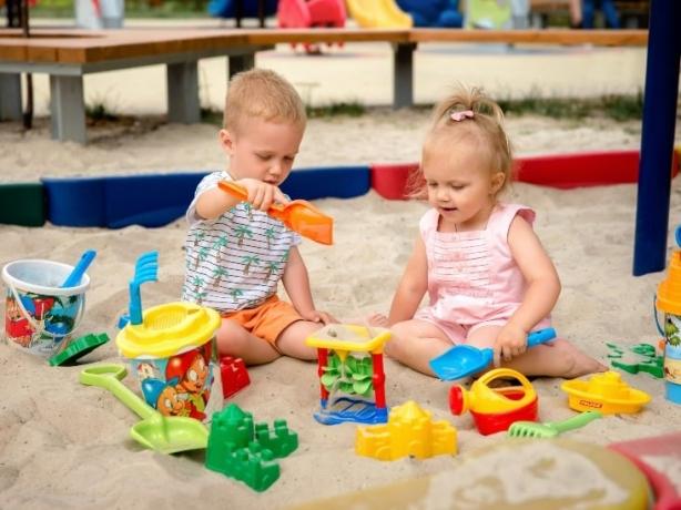 What is Play Sand? Essential Thing About Play Sand For Kids cover picture
