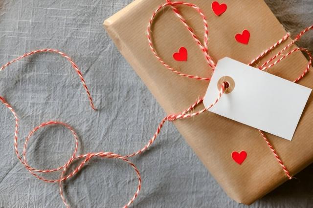 How Personalised Cards Add a Unique Touch to Any Celebration cover picture