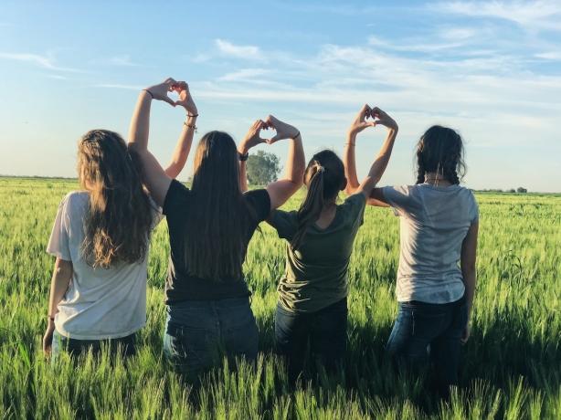 Why Having a Friend Group in High School Matters cover picture