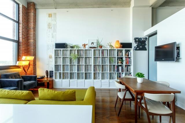 How to Set Up Vinyl Record Storage After Buying a New Home cover picture