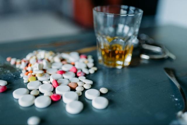 What to Expect at Your First Addiction Anonymous Meeting cover picture