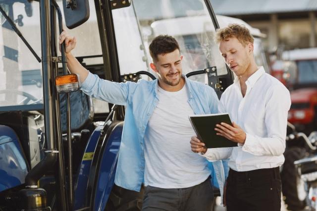 How to Find the Best Tractor Dealer Near You cover picture