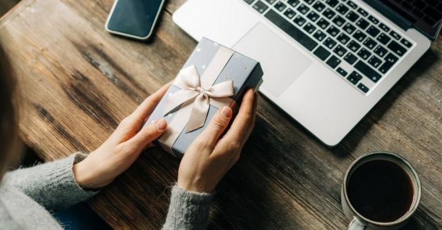 How To Make Corporate Gifts Feel Personal Yet Professional cover picture