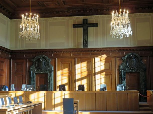 How to Build a Strong Case and Get the Compensation You Deserve After an Injury cover picture