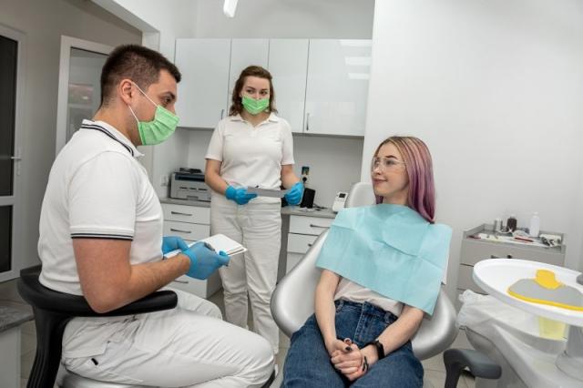 A Guide to Dental Implant Consultations cover picture
