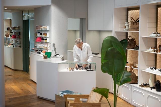 Retail Spaces Reimagined: Shop Fit Out Ideas cover picture