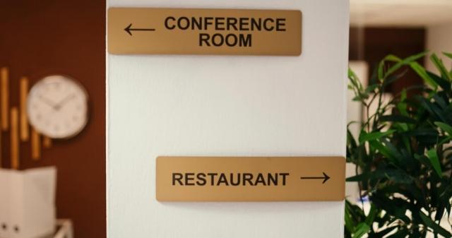 The Ultimate Guide to Interior Door Signs cover picture