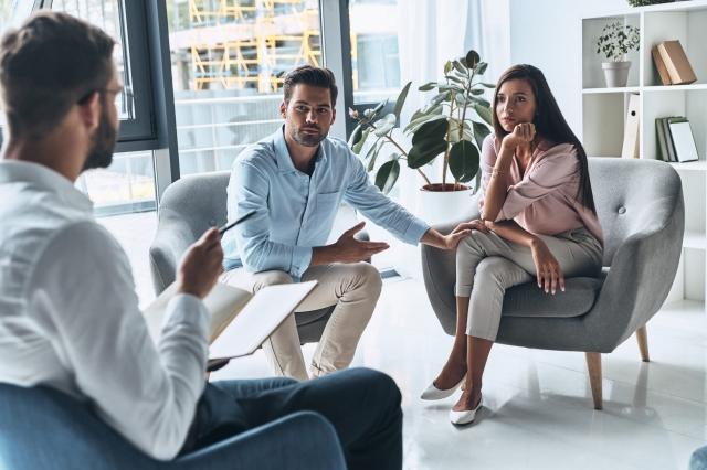 7 Clues You Need Marriage Counseling cover picture